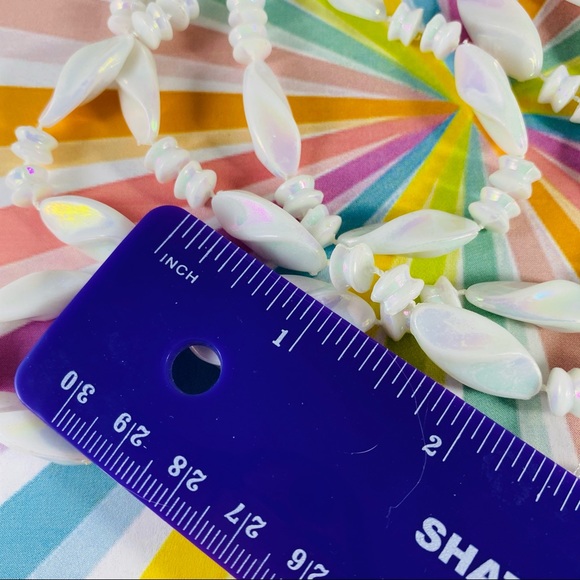 58” strand of iridescent plastic multi shaped beads Hong Kong Vintage - Picture 5 of 5